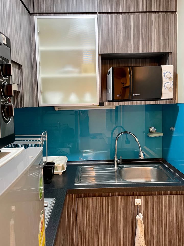 ให้เช่า Thru Thonglor Condo (ทรู ทองหล่อ คอนโด) คอนโดแต่งครบ พร้อมอยู่ ทำเลดี ใกล้ MRT เพชรบุรี เดินทางสะดวก วิวสวย ไม่โดนบล็อก ลมดี ห้องไม่ร้อน