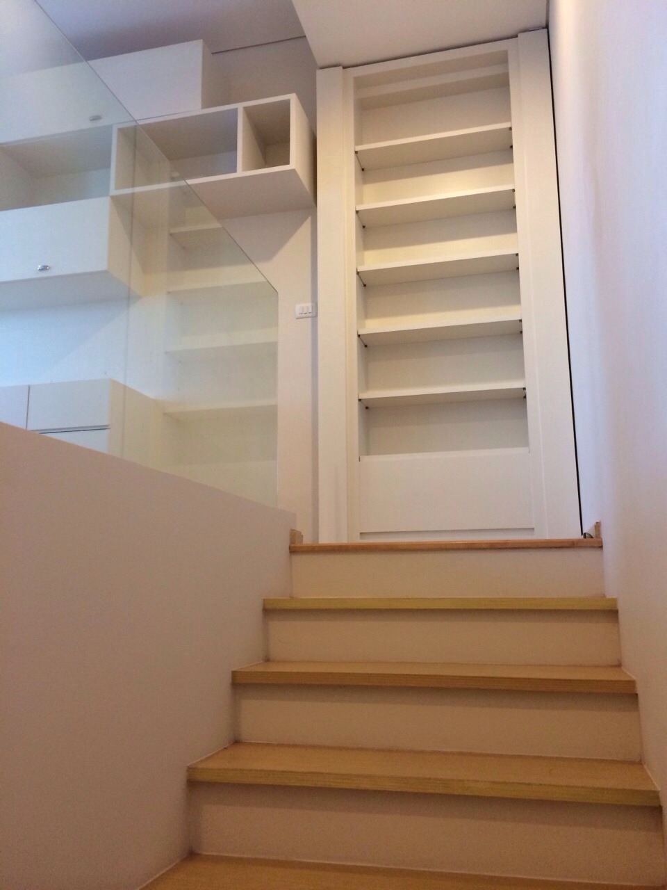 Villa Asoke ให้เช่า50,000/ เดือน ห้อง DUPLEX 2 bedrooms พื้นที่ 80 ตร.ม ชั้น 12A ทิศตะวันออกเฉียงเหนือ วิวสวนด้านหน้า เฟอร์นิเจอร์ครบ