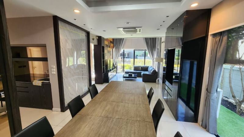 ให้เช่า บ้านเดี่ยว 3 ชั้นหรู ใหญ่ หมู่บ้าน ลุมพินี สวนหลวงร 9 ซอยเฉลิมพระเกียรติ 40/1 หนองบอน ประเวศ กรุงเทพ ห้องนอนใหญ่มาก