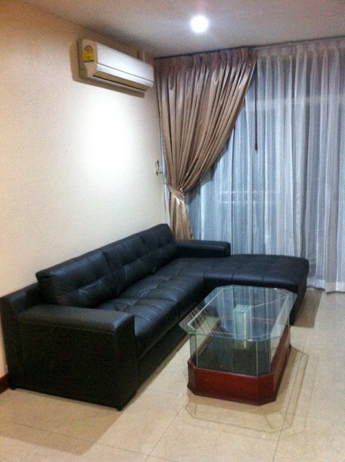 รหัสทรัพย์ 92445 ให้เช่าคอนโดกลางกรุงรีสอร์ท Klangkrung Resort รัชดาซอย 7 ห้อง 1 ห้องนอน 1 ห้องน้ำ 1 ห้องครัว พร้อม 1 ห้องนั่งเล่น