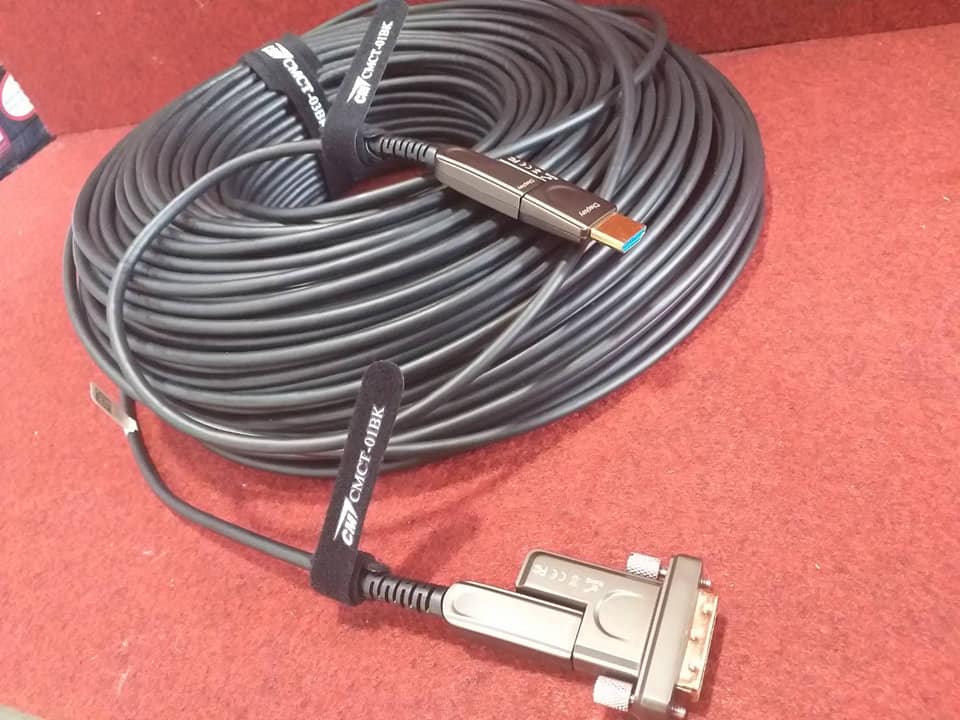 Micro fiber multimedia มีอแดปเตอร์เปลี่ยนหัวคอนเนคเตอร์ได้