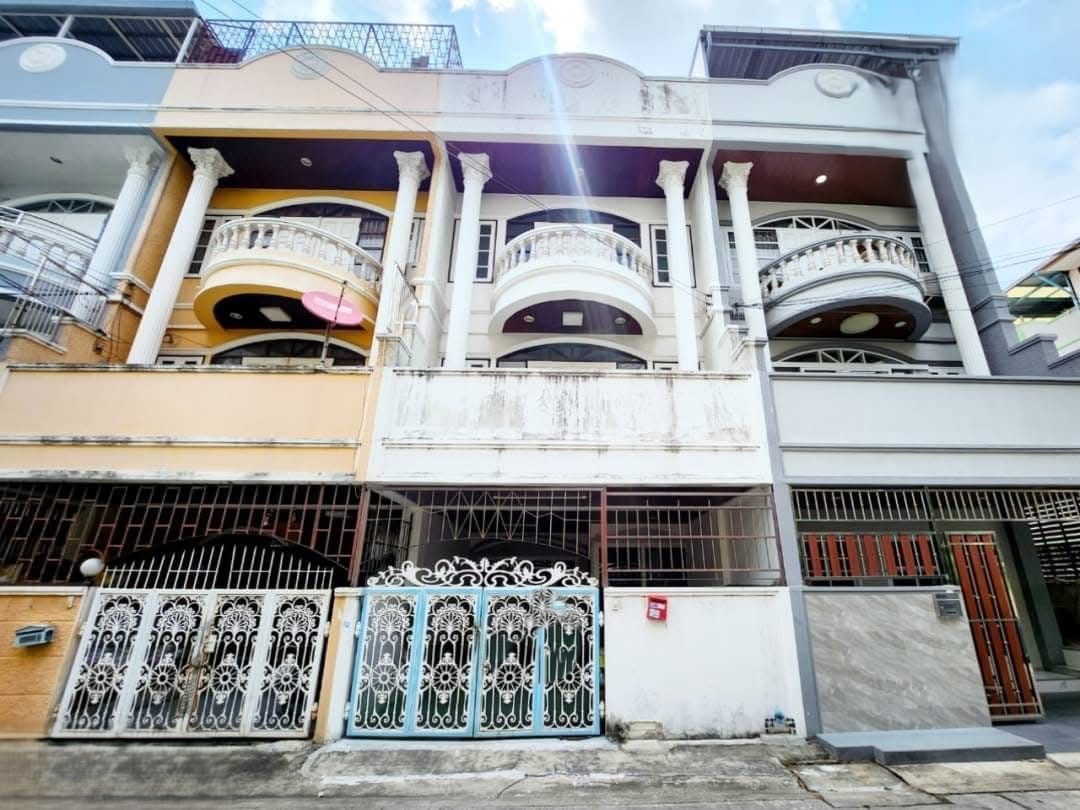 🏠 รหัสทรัพย์ 76194 | ขายทาวน์เฮ้าส์ 3 ชั้น หมู่บ้านร่มเย็นวิลล์ (Romyen Ville) 📍 สุขุมวิท ปากน้ำ สมุทรปราการ