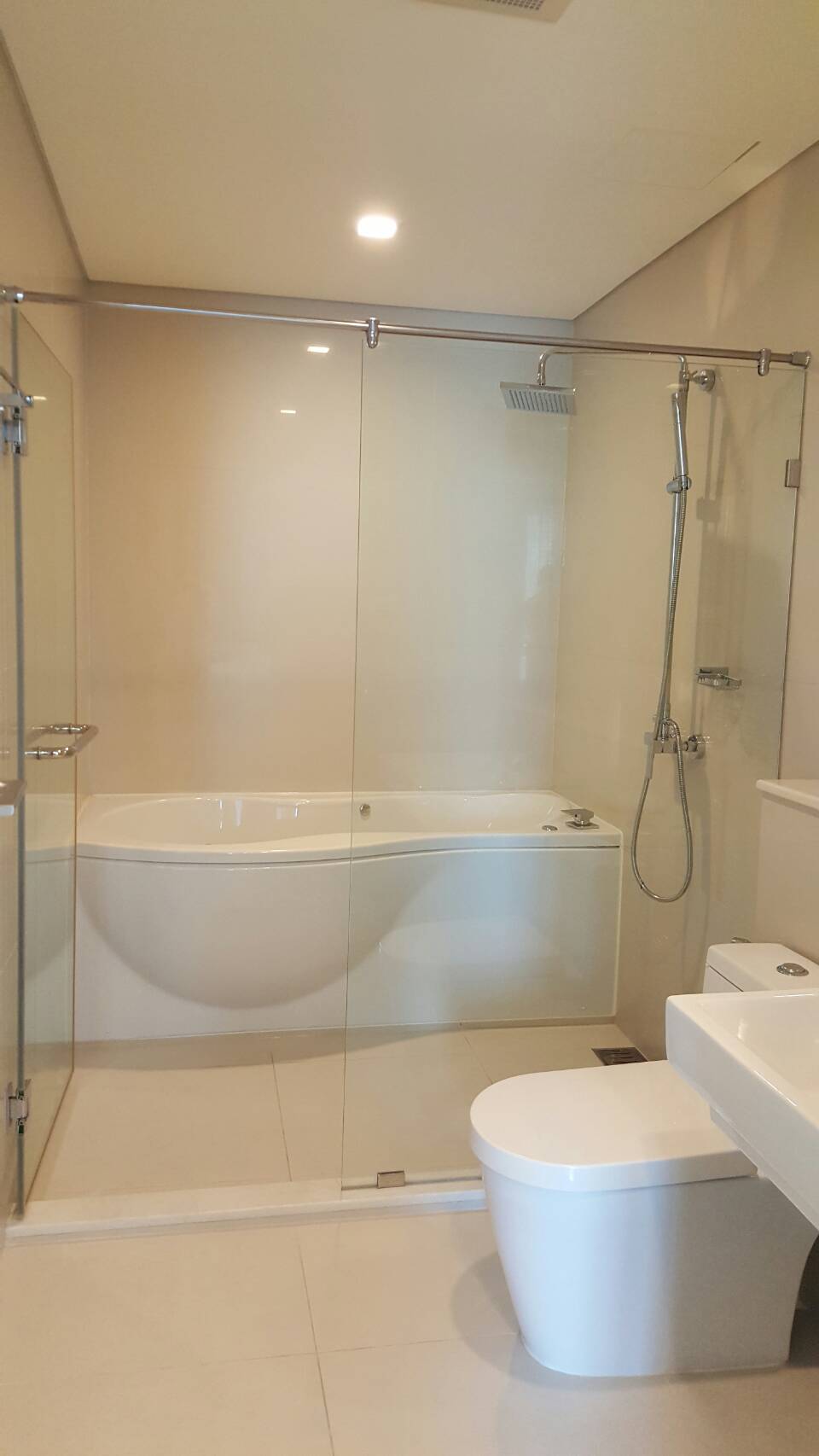 รหัสทรัพย์ 14747 ให้เช่าคอนโด Ivy Thonglor ( ไอวี่ ทองหล่อ ) 1 ห้องนอน 1 ห้องน้ำ พื้นที่ 43 ตรม. ชั้น 12 ตกแต่งพร้อมอยู่เฟอร์นิเจอร์และเครื่องใช้ไฟฟ้าครบ