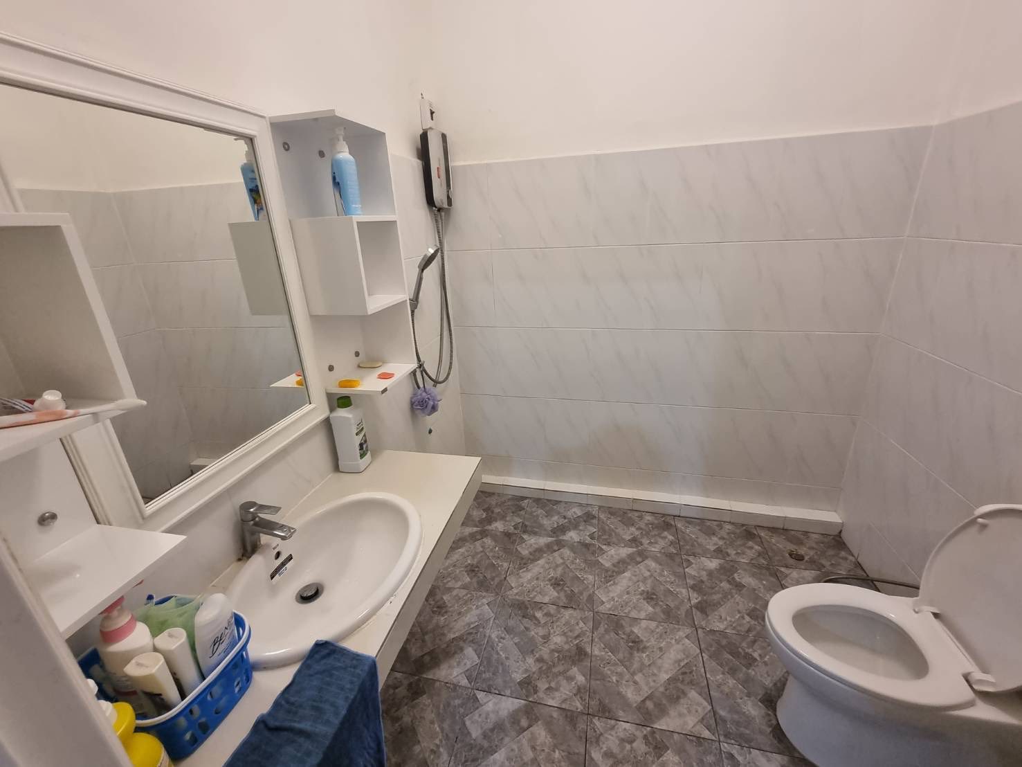 ปล่อยเช่าพร้อมขาย บ้านเดี่ยว 4 ชั้น ย่านสุทธิสาร 📍 ทำเลทอง! ห่าง MRT สุทธิสารเพียง 450 เมตร เดินสบาย