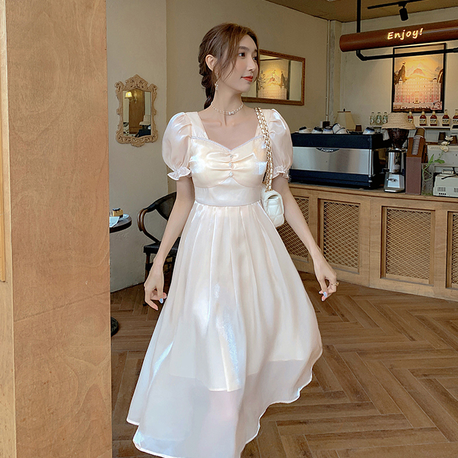 Palglg : พรีออเดอร์ เดรสยาวแฟชั่นสีเบจหวานๆ ผ้ามันเงาแบบเรียบหรูสวยหวาน มีให้เลือก 2 แบบ สั้น/ยาว