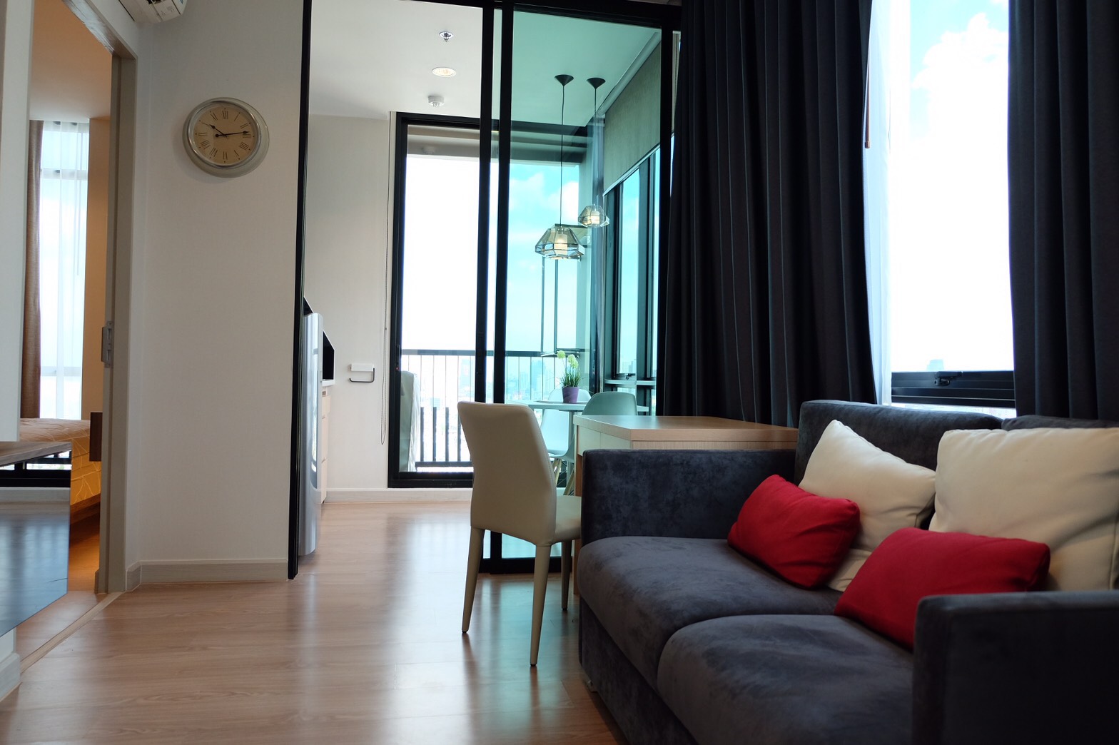 ให้เช่าคอนโดThe Capital Ratchaprarop-Vibha (เดอะ แคปิตอล ราชปรารภ-วิภา) 1 ห้องนอน 1 ห้องน้ำ