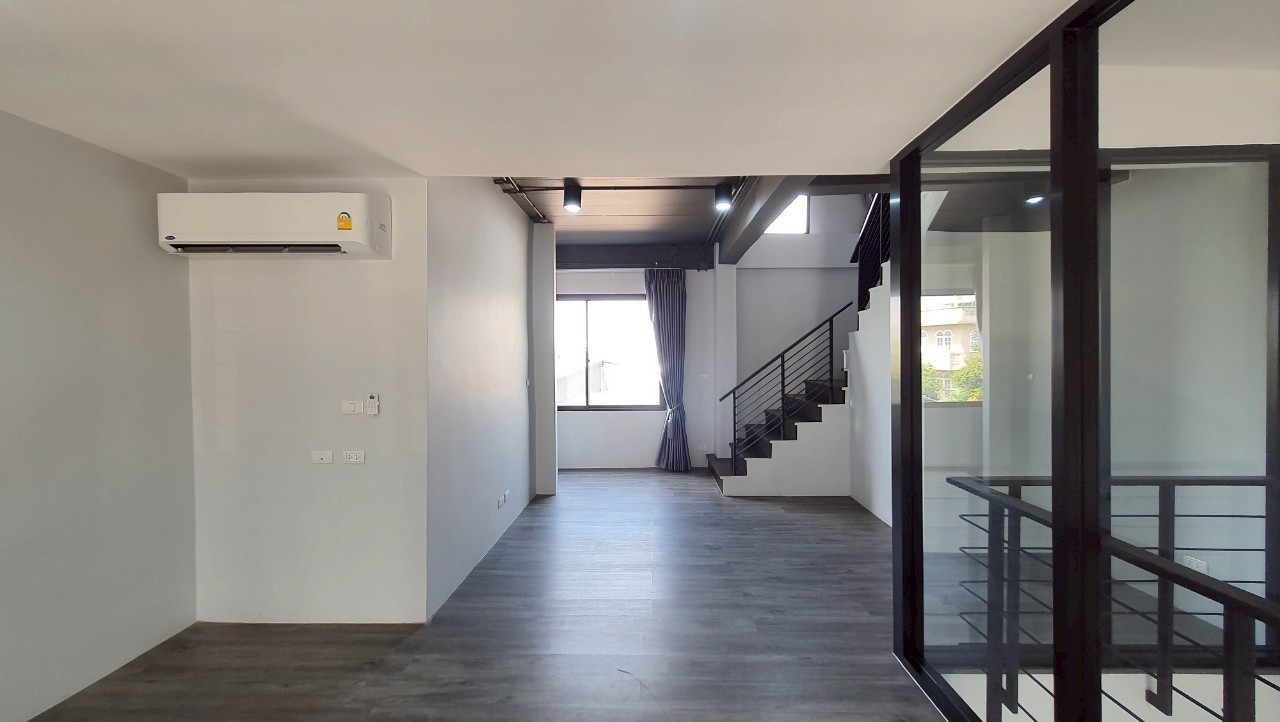 ขาย / เช่า โฮมออฟิศโครงการ เดอะ ไพรด์ สุขุมวิท 77 - The Pride Sukhumvit 77 4 ชั้นครึ่ง