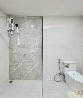 🏡✨ ให้เช่าบ้านหรูพร้อมสระว่ายน้ำ ใจกลางรัชดา‼ เหมาะสำหรับครอบครัวและชาวต่างชาติ