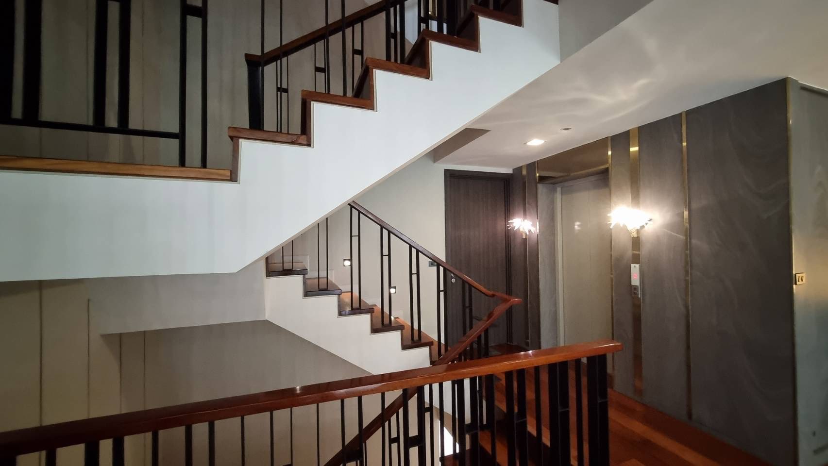 🌟 ขาย/ให้เช่า ทาวน์โฮมหรู โครงการ Quarter 31 (ควอเตอร์ 31) | 5 ชั้น พร้อมลิฟต์ ใจกลางสุขุมวิท 31 🌟