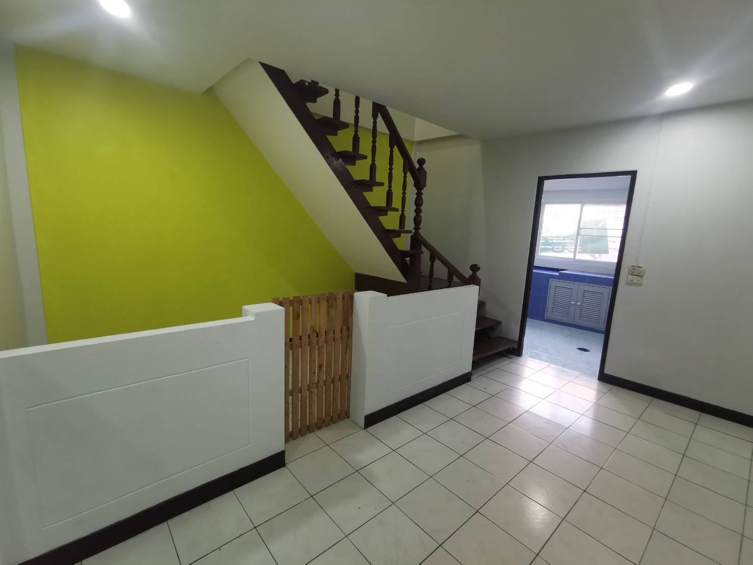 ขาย / เช่า ทาวน์เฮ้าส์ 2 ชั้น แต่งครบพร้อมอยู่ หมู่บ้านนิชดา ปากเกร็ด ทำเลดี ใกล้ตลาด ทาวน์เฮ้าส์ 2 ชั้น 16 ตารางวา 2 ห้องนอน 1ห้องน้ำ