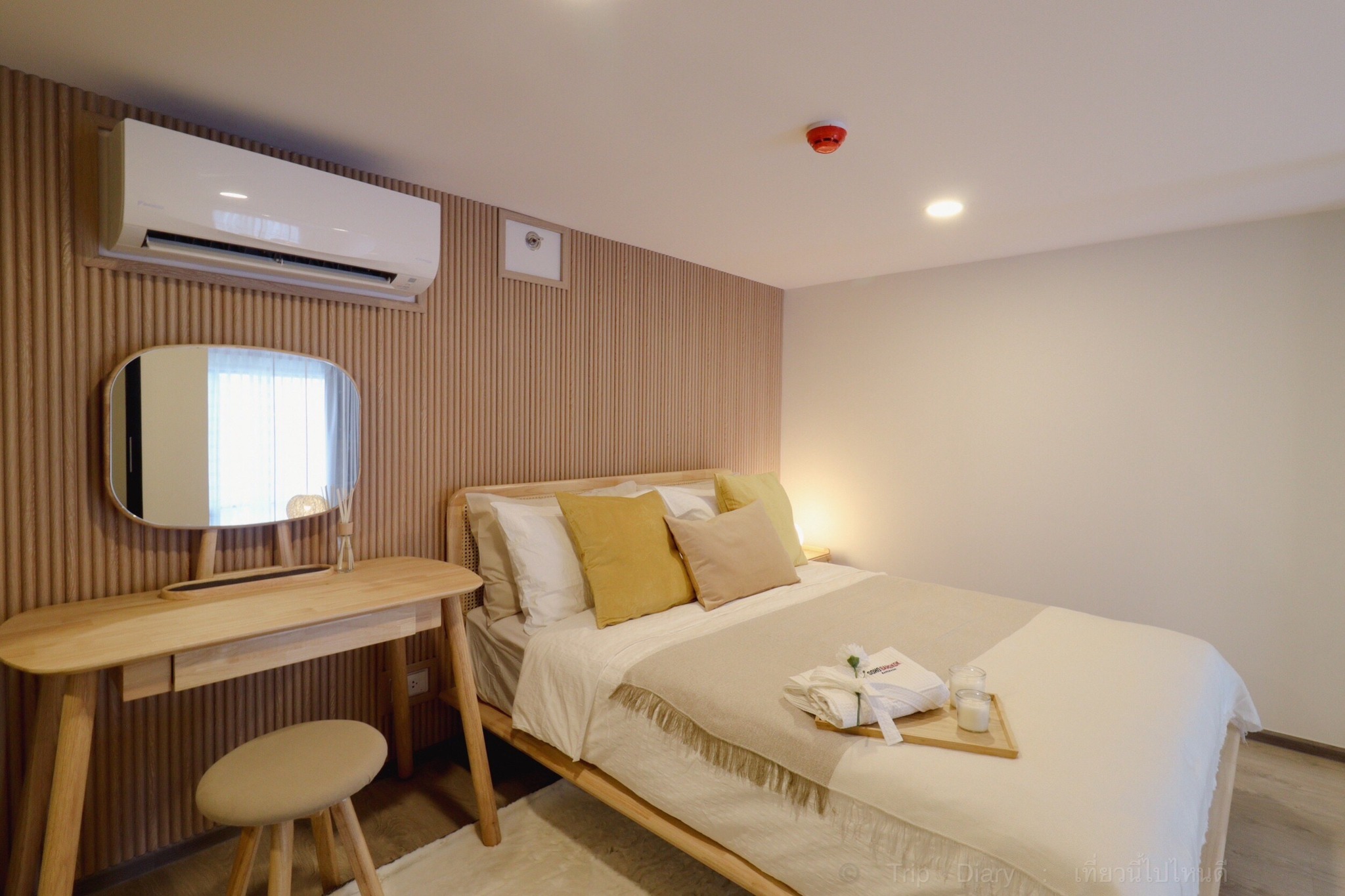 ✨ ให้เช่าคอนโดใหม่ SOHO Bangkok Ratchada (โซโห แบงค็อก รัชดา) 📍 ใกล้ MRT ห้วยขวางเพียง 200 เมตร | ห้องใหม่ สไตล์มูจิ | Duo Space 2 ชั้น เพดานสูง 4 เมตร วิวสวย ชั้น 18!