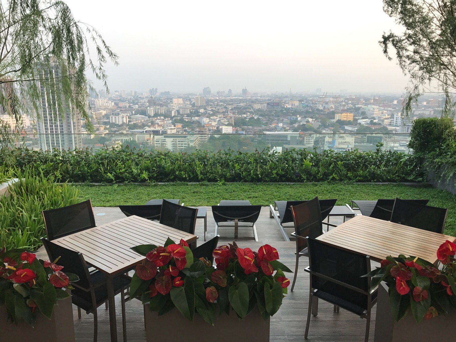 ให้เช่าคอนโด The Lofts Ekkamai (เดอะ ล็อฟท์ เอกมัย) 1 ห้องนอน 1 ห้องน้ำ