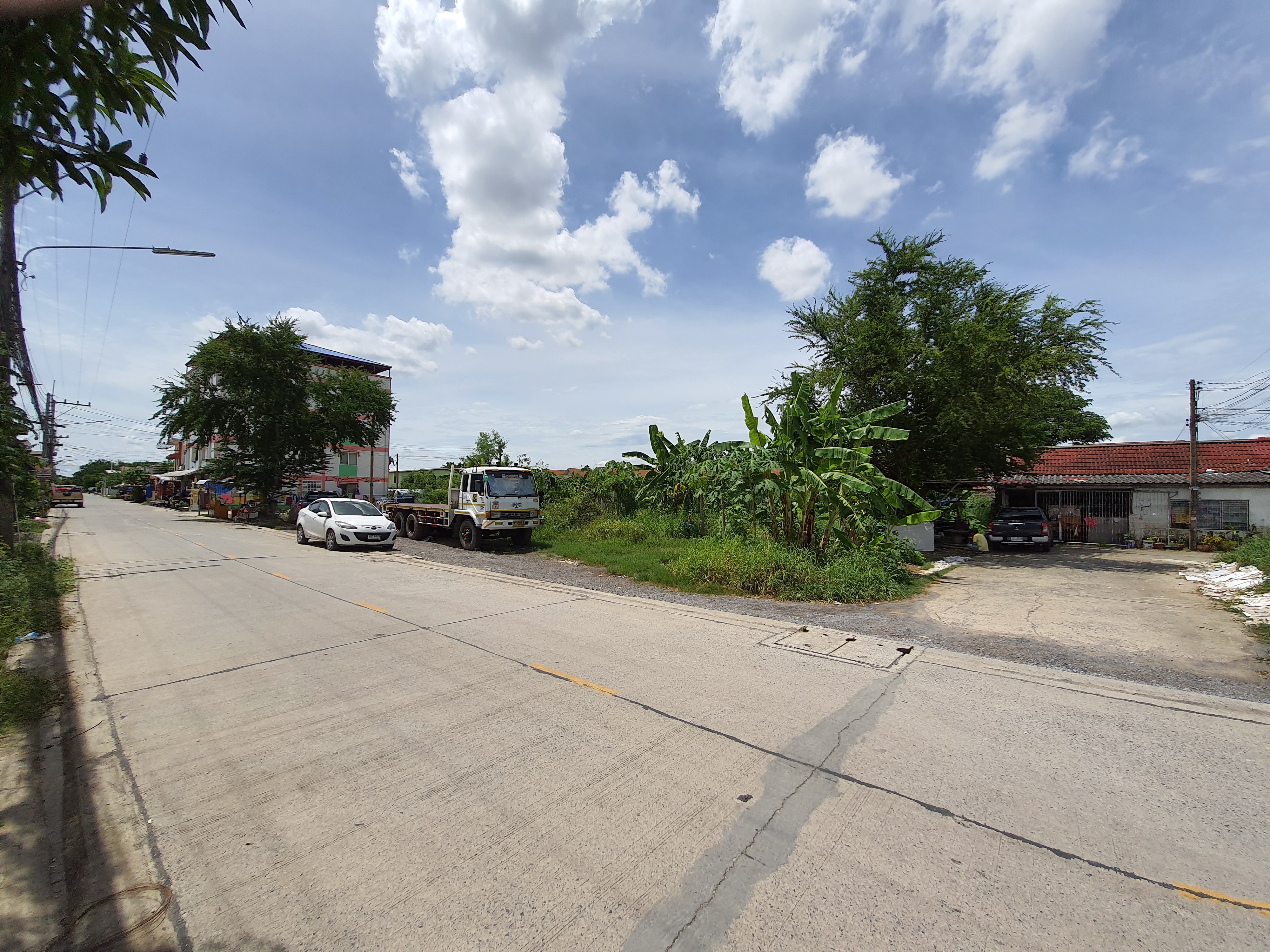 รหัสทรัพย์ 04668 ขายที่ดินถมแล้ว ลำลูกกาคลอง 4 ซอยร่วมสุข 2 ติดถนน 3 ด้าน (ที่ดินรูปสี่เหลี่ยมจัตุรัส) ขนาดพื้นที่ 3 งาน 63 ตรม