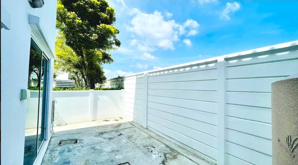 ขาย / ให้เช่าทาวน์โฮม 2 ชั้น โครงการ พลีโน่ วงแหวน-รามอินทรา Pleno Wongwaen-Ramintra 3 ห้องนอน 2 ห้องน้ำ ขนาด 29.9 ตรว