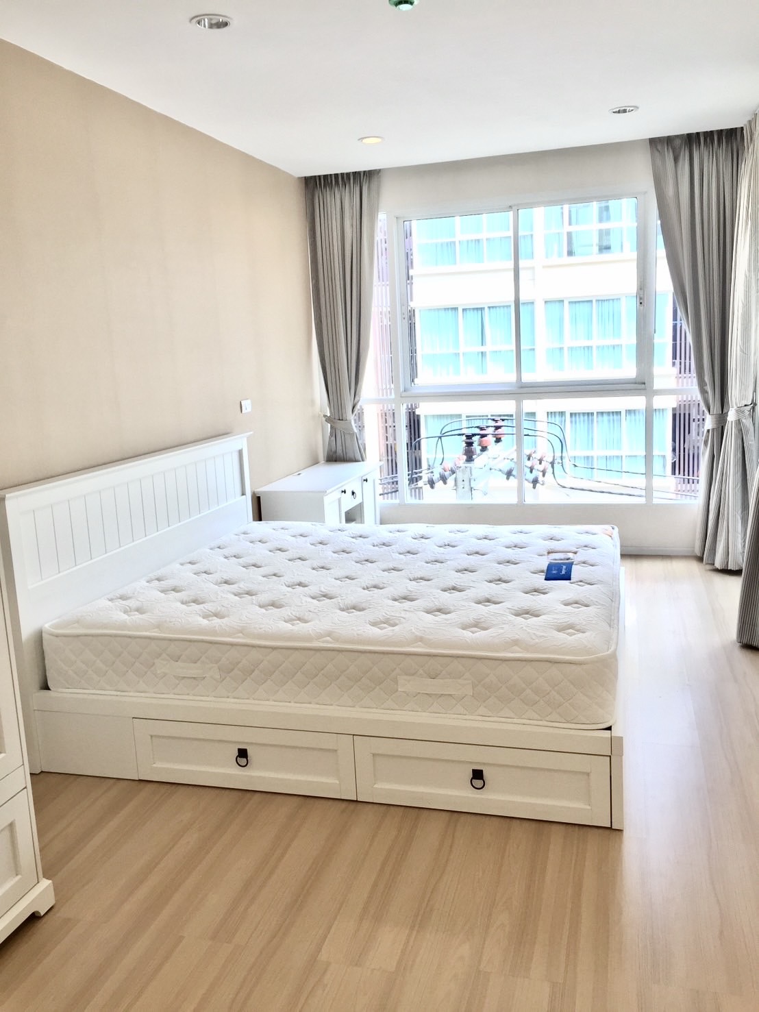 🔥 โอกาสดี! ขายห้อง โครงการ Happy Condo ลาดพร้าว 101 (Happy Condo Ladprao 101) แต่งใหม่ทั้งห้อง เฟอร์ครบ พร้อมอยู่ทันที หรือจะซื้อพร้อมผู้เช่าก็ได้! 🔥