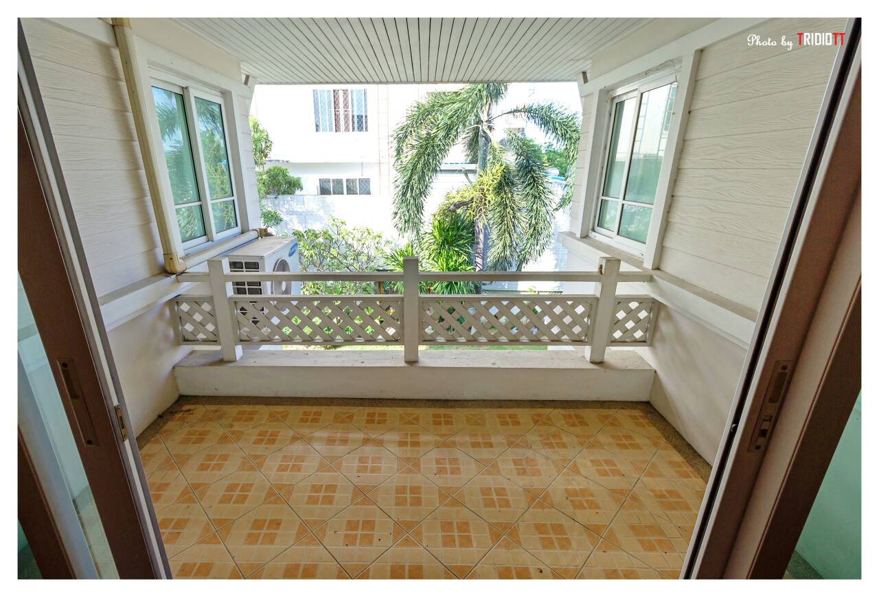 ขายบ้านเดี่ยว 2 ชั้น หมู่บ้านไชยลดา ถนนรามคำแหง ( ซอย มีสทีน ) 3 ห้องนอน 3 ห้องน้ำ (มีห้องคนรับใช้แยกส่วนต่างหาก) เนื้อที่101ตร.ว