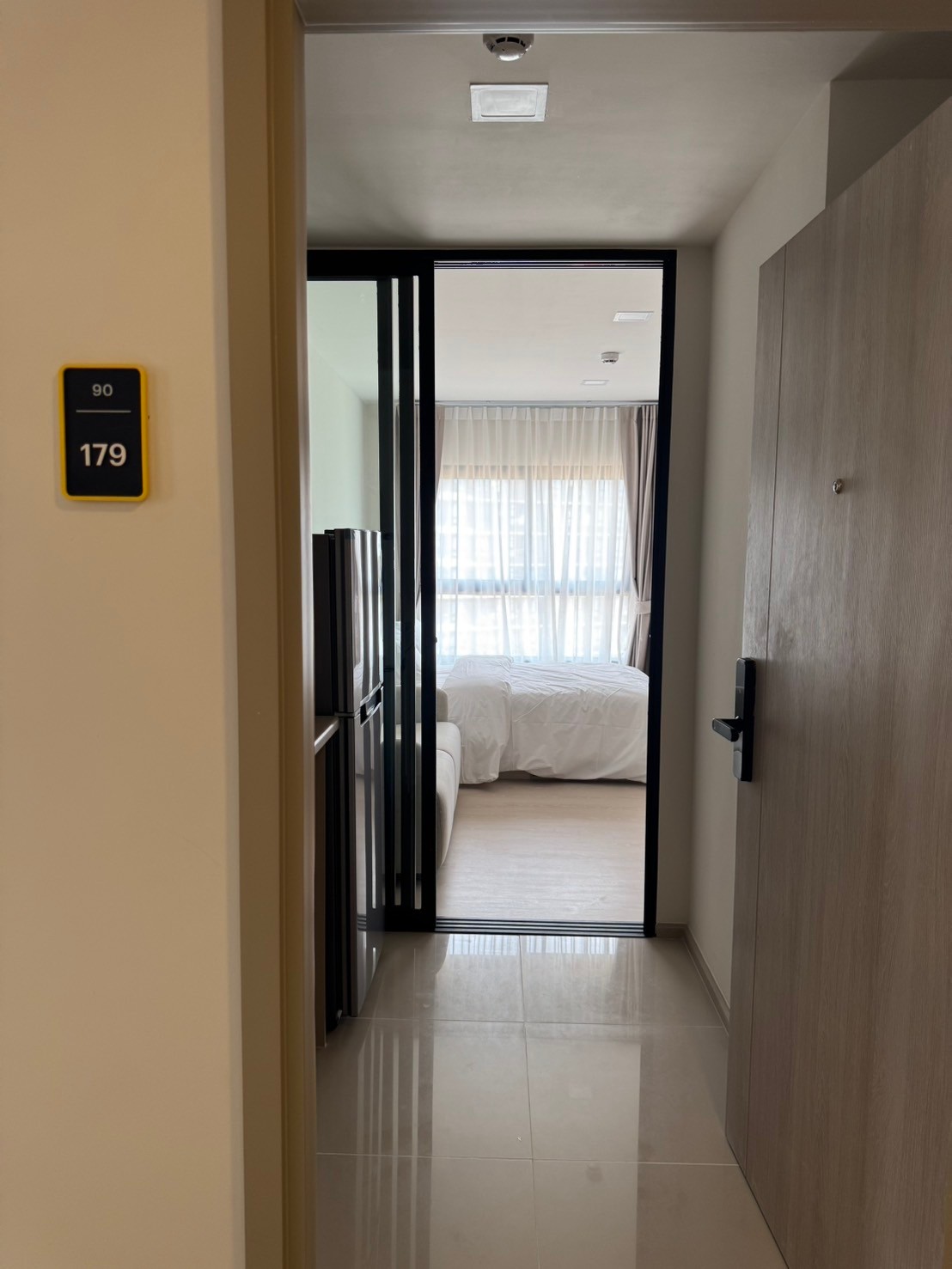 ให้เช่าคอนโดใหม่ใกล้ ม.ธรรมศาสตร์ มีรถรับ-ส่งถึงหน้า ม. dcondo Shine Rangsit (ดีคอนโด ชายน์ รังสิต) ห้องใหม่ไม่เคยปล่อยเช่า ด่วนก่อนเต็มนะจ๊ะ