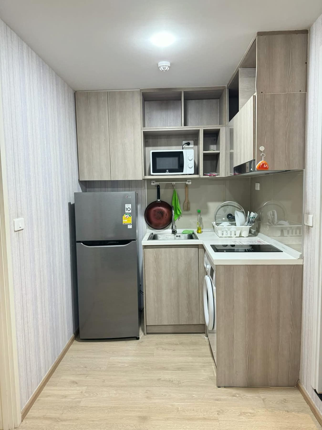 Elio Del Moss @พหล34 (เอลลิโอ เดล มอส พหลโยธิน 34) อัพเดตล่าสุด! ห้องว่างเข้าอยู่ 1 กรกฎาคม 2568 นี้ 🎯