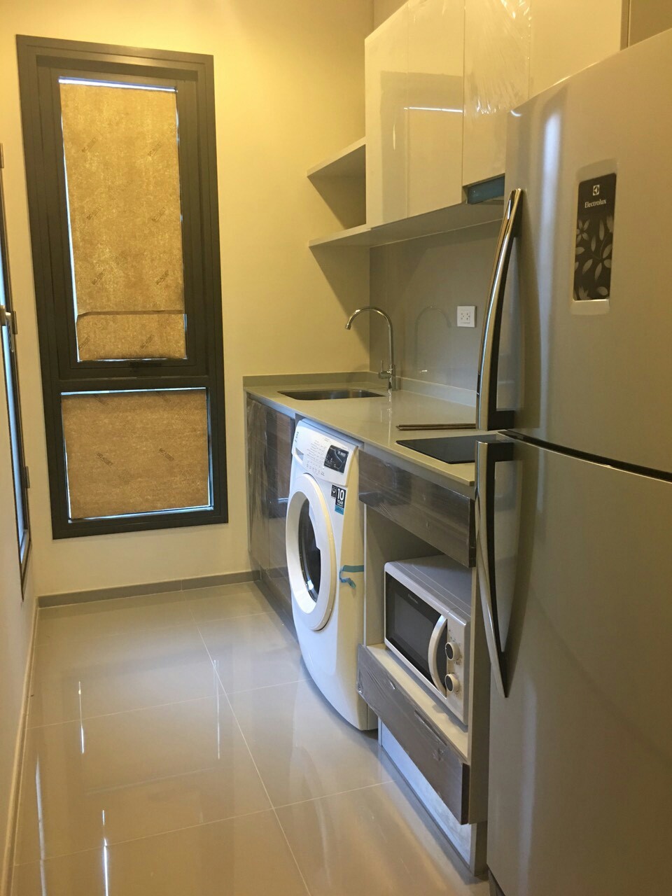 ให้เช่าห้องคอนโด Centric Ratchada-Suthisan 1 ห้องนอน ชั้น 5 หัวมุม ติดสระว่ายน้ำ