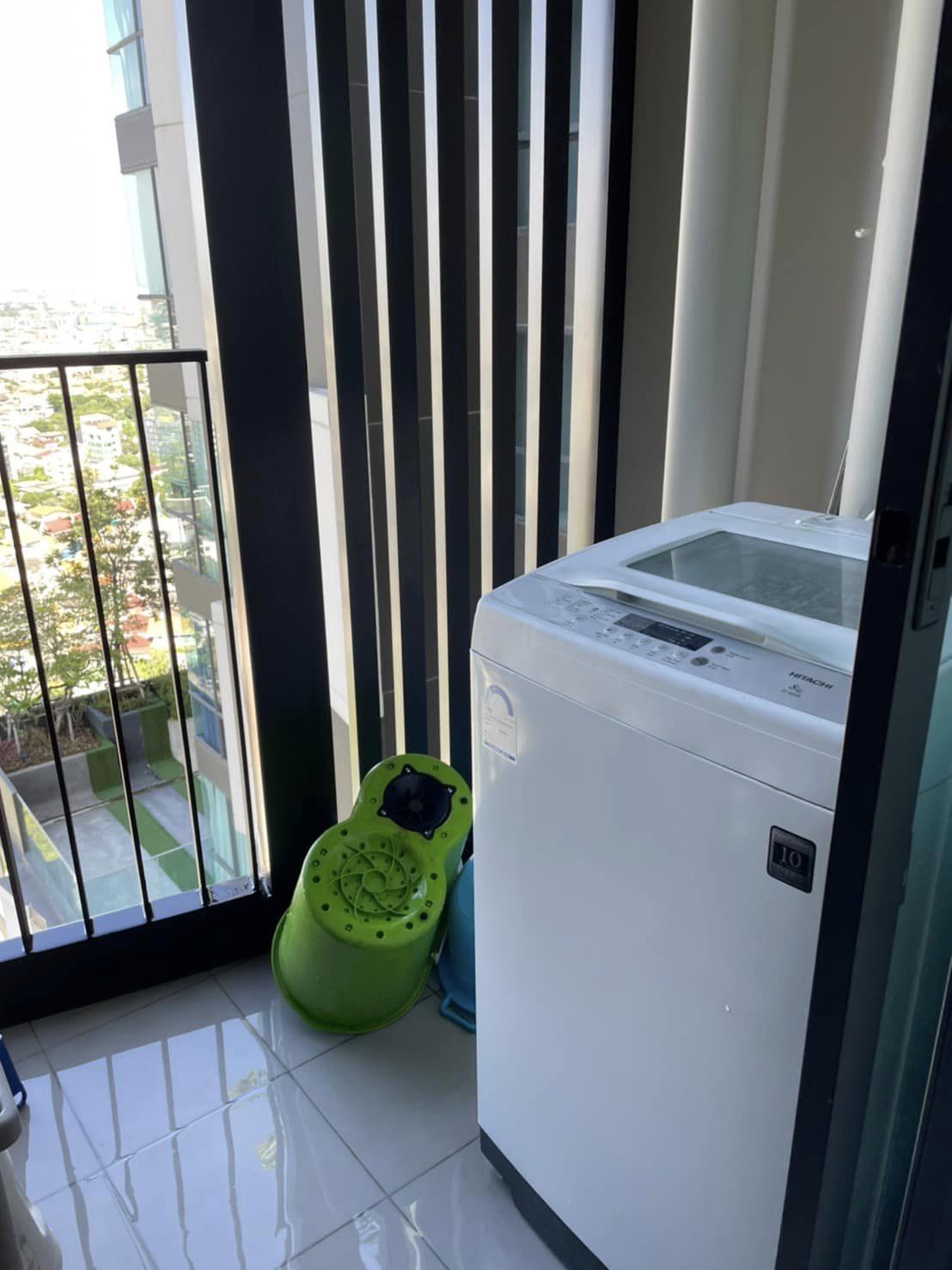 ให้เช่าคอนโด RHYTHM Ekkamai (ริทึ่ม เอกมัย) ห้อง STUDIO ขนาด 32 ตรม. ชั้น 29 มีกั้นระหว่างโซนครัวและโซนนอน