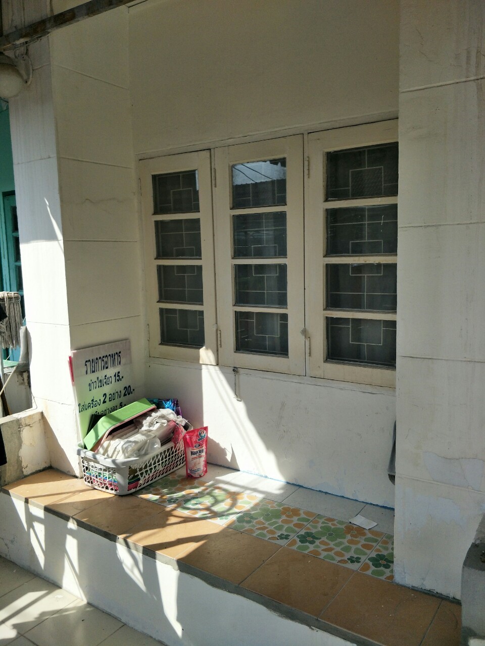 ขายทาวน์เฮ้าส์ 2 ชั้น ซื้อบ้านมีเงินทอน โครงการหมู่บ้าน คัทลิยา วิลล์ ลำลูกกา คลอง 3 — ติดถนนใหญ่ ไม่ต้องเข้าซอยย่อย