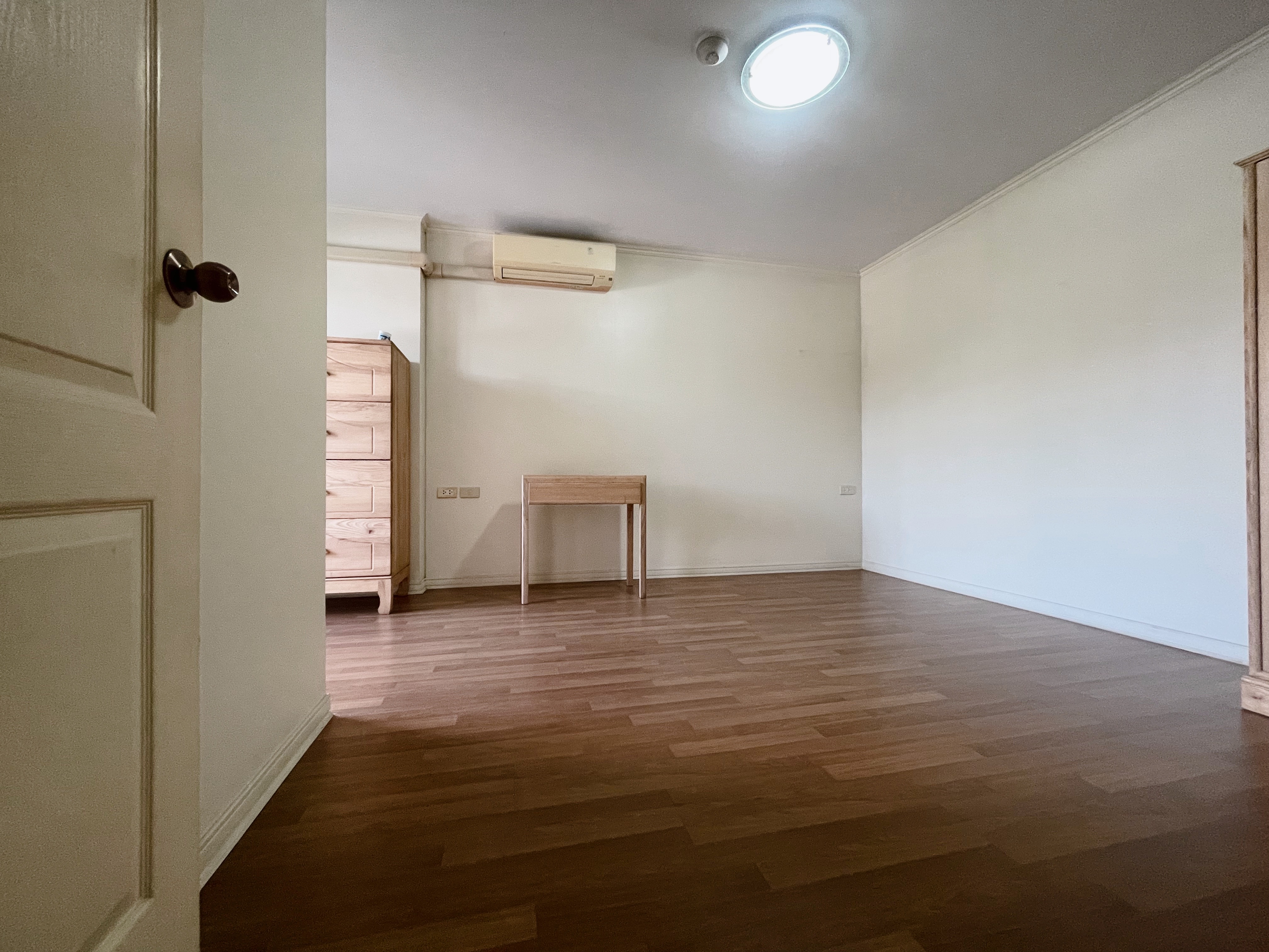 ขายคอนโด ลุมพินี เจริญกรุง-พระราม 3 Charoen Krung (ลุมพินี เพลส พระราม 3 - เจริญกรุง) ห้องเปล่า 2 ห้องนอน 2 ห้องน้ำ