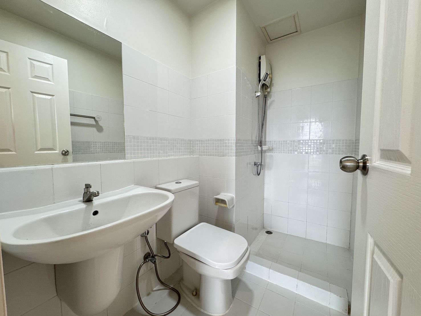 ขายด่วน คอนโด เดอะซี้ด สาทร–ตากสิน / For Sale The Seed Sathorn–Taksin