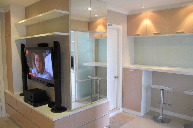 ให้เช่า Lumpini Place Rama 9 - Ratchada ลุมพินี เพลส พระราม 9 แบบ 1 ห้องนอน 1 ห้องน้ำ 1 ห้องครัว ค่าเช่า 18,000 บาท/เดือน