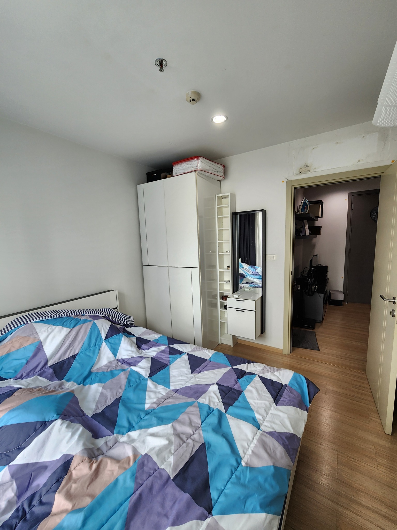 ขายด่วน! The Base พระราม 9 – รามคำแหง | ชั้น 20 วิวเมือง พร้อมอยู่ เฟอร์ครบ ราคาพิเศษ!