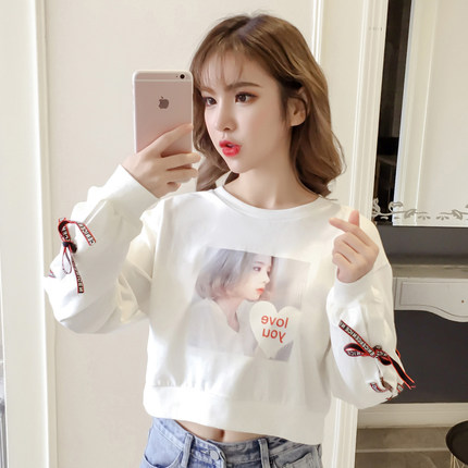 พรีออเดอร์ : เสื้อสเวตเตอร์แฟชั่นแขนยาวพิมพ์ลายหวานๆ ประดับโบว์น่ารักๆ ช่วงแขน มี 3สี
