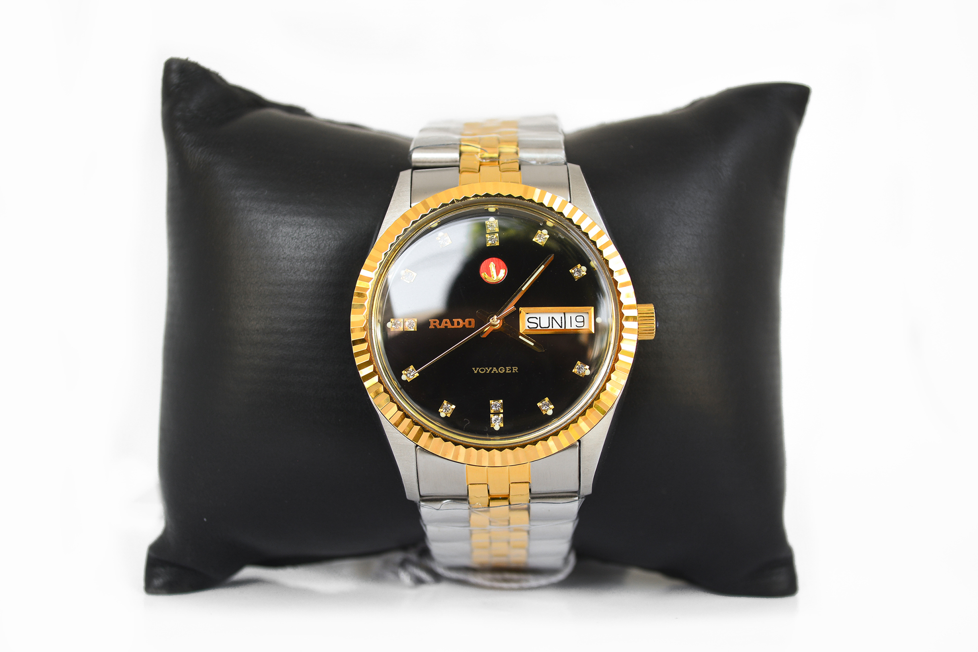 Rado Voyager Automatic Day-Date สองกษัตริย์ ขอบหยัก หลักพลอย หน้าดำ