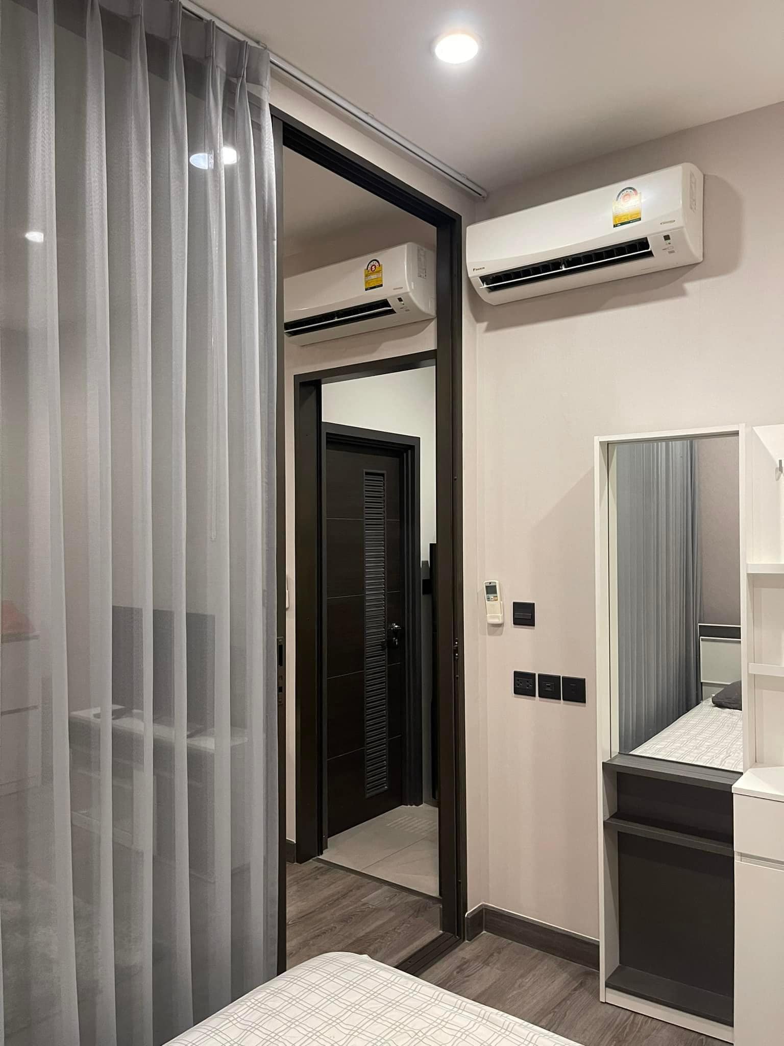 ให้เช่าคอนโด Urbano Rajavithi (เออร์บาโน ราชวิถี) วิวเเม่น้ำเจ้าพระยา ติด MRT สิรินธร ราคา 15,000 บาท /เดือน