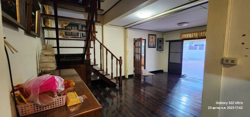 ให้เช่าบ้านเดี่ยวไซส์ใหญ่ ขนาด 270 ตรว. ราคา 52,000 บาทต่อเดือน สัญญา1ปี พร้อมเฟอร์นิเจอร์