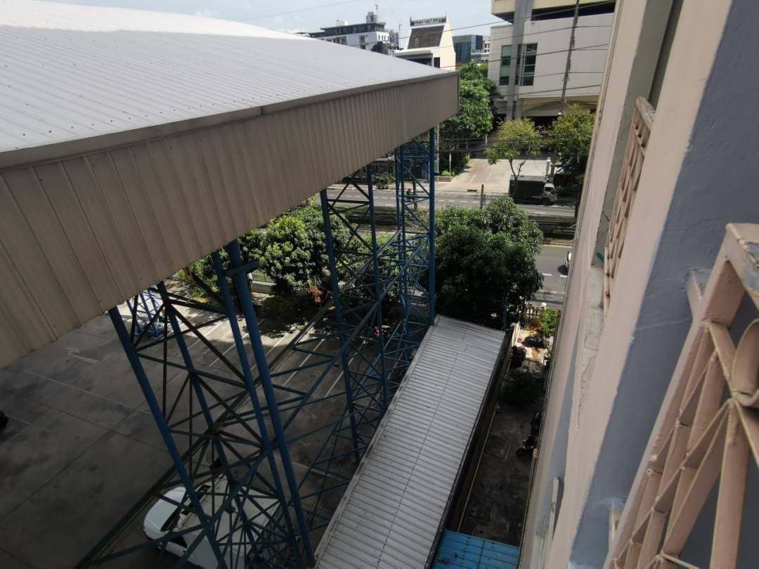 ด่วนห้องหลุดจอง ((ขาย-ให้เช่าถูก)) คอนโดใกล้ BTS เอกมัย แต่งครบ