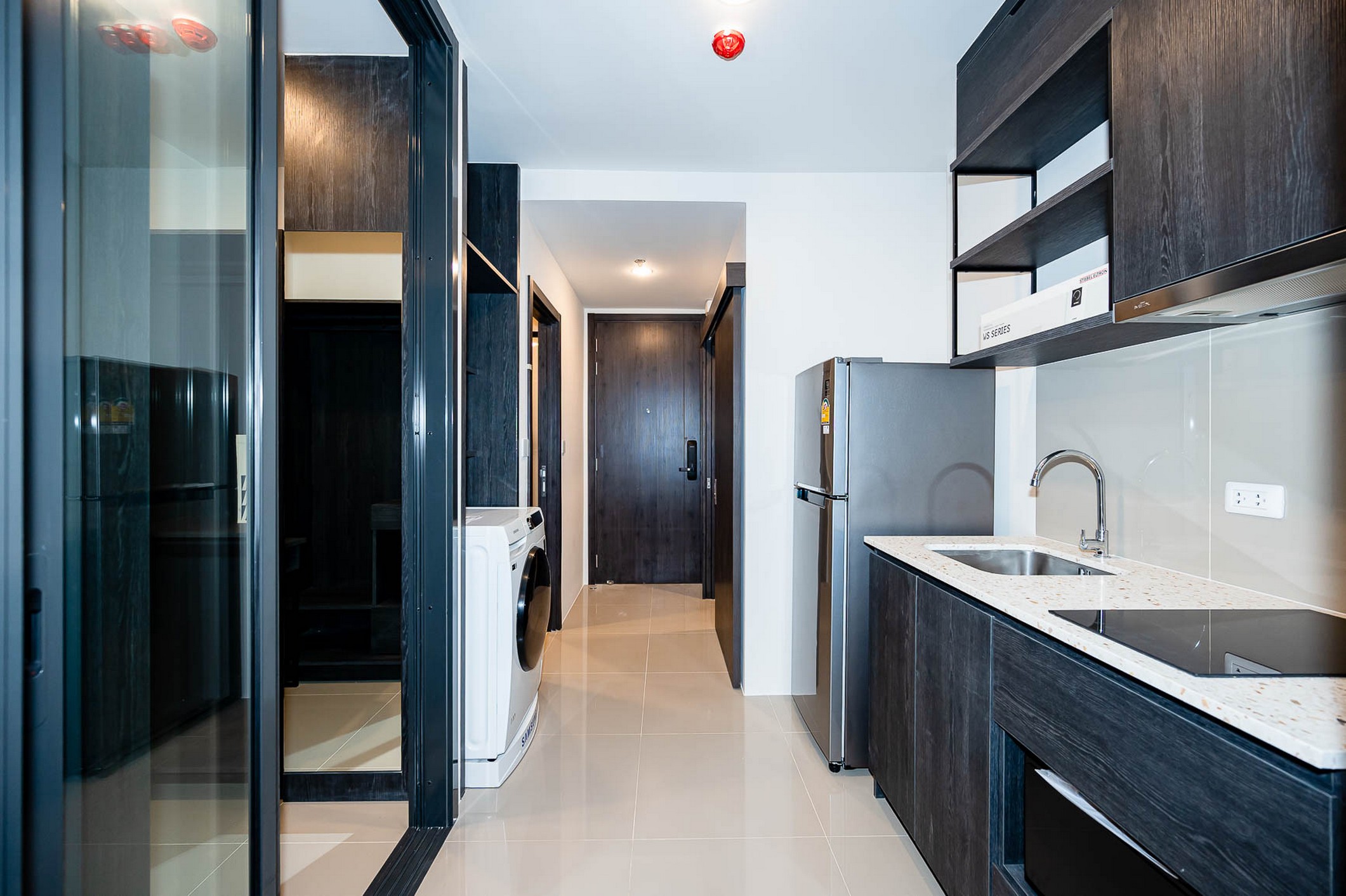 ให้คอนโด XT Huaikhwang (เอ็กซ์ที ห้วยขวาง) 1-2 ห้องนอน ขนาด 30 ตรมขึ้นไป ราคาเริ่มที่ 16000 บาท ห้องใหม่ตกแตงเพร้อมเข้าอยุ่ มีให้เลือกทุกชั้นทุกวิว