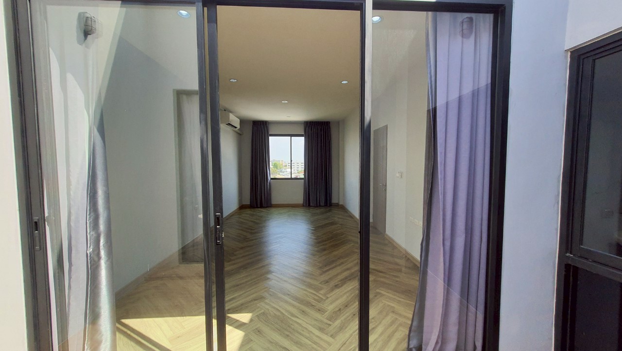 ขาย / เช่า โฮมออฟิศโครงการ เดอะ ไพรด์ สุขุมวิท 77 - The Pride Sukhumvit 77 4 ชั้นครึ่ง