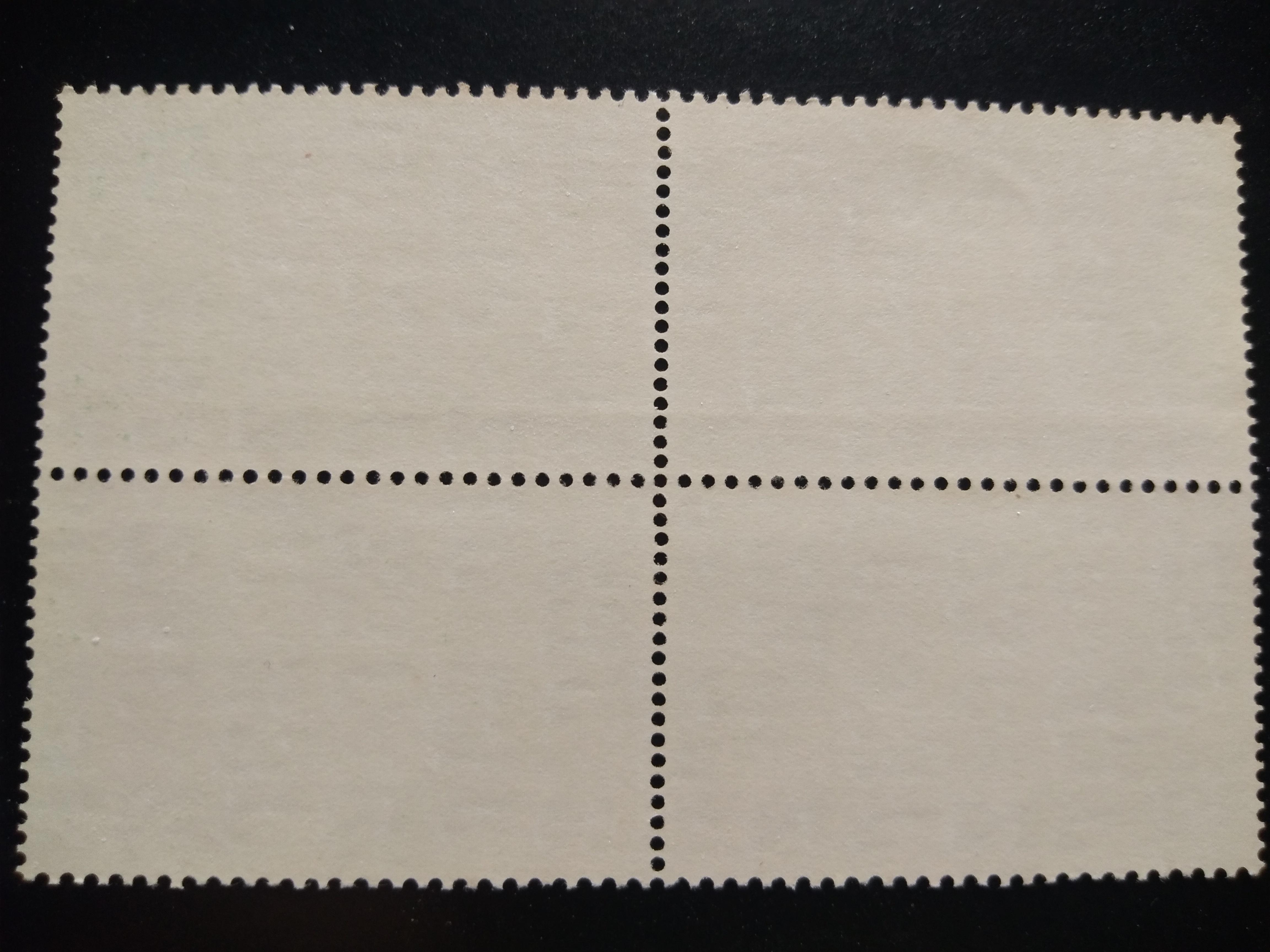 แสตมป์ ชุดดอกบัว ปี 2516 บล็อก 4