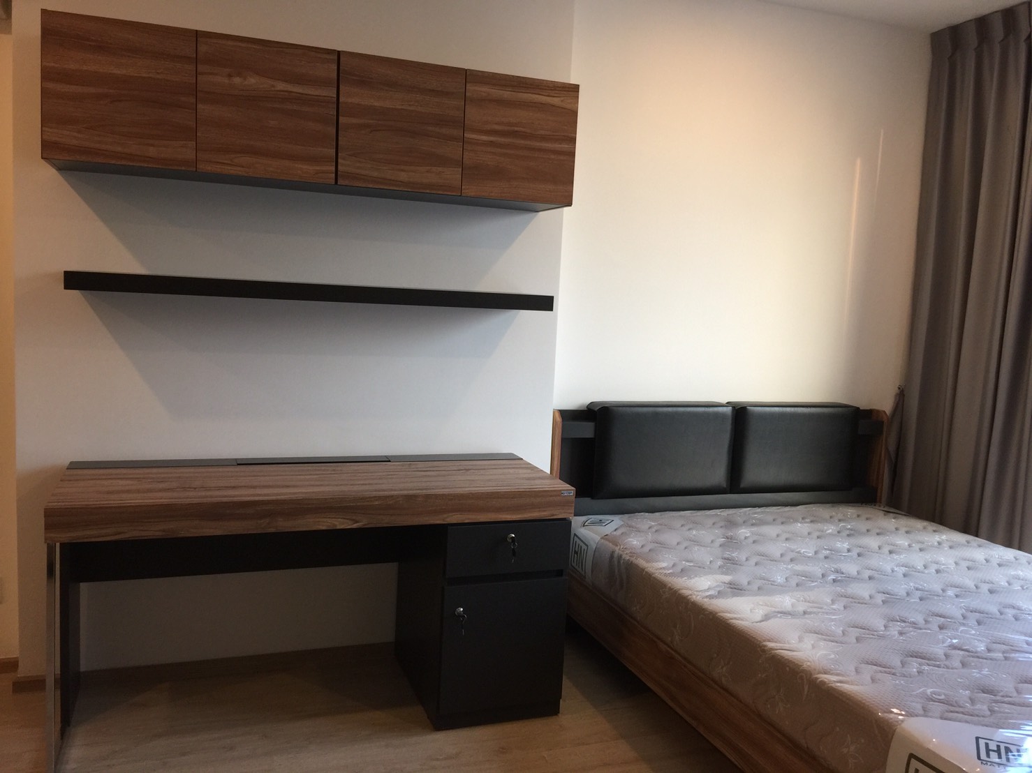 รหัสทรัพย์ 48860 ให้เช่าคอนโด ไอดีโอ คิว จุฬา-สามย่าน / Ideo Q Chula-Samyan ห้องสตูดิโอ ขนาดพื้นที่ 30 ตรม ชั้น 17 ตกแต่งครบพร้อมอยู่ ราคาเช่า 26,000 บาทต่อเดือน สัญญาเช่า 1 ปี