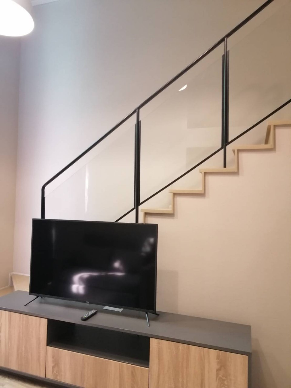 ให้เช่าคอนโด Blossom Condo @ Sathorn - Charoenrat (บลอสซั่ม คอนโด สาทร-เจริญราษฎร์ แบบ 1 ห้องนอน 1 ห้องน้ำ ขนาด30 ตรม อาคาร A