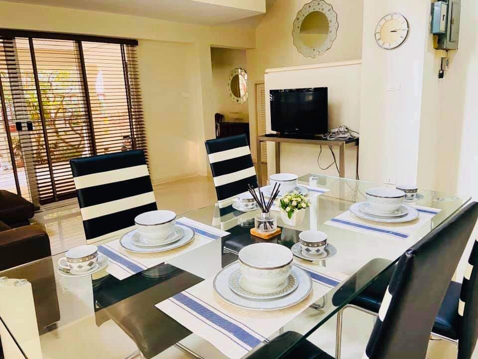 ให้เช่าบ้านเดี่ยวซอย สุขุมวิท 31 แยก 2 ราคา 70,000 บาท / เดือน บ้าน 4 ชั้น ขนาด 350-400 ตรม. 4 ห้องนอน 5 ห้องน้ำ