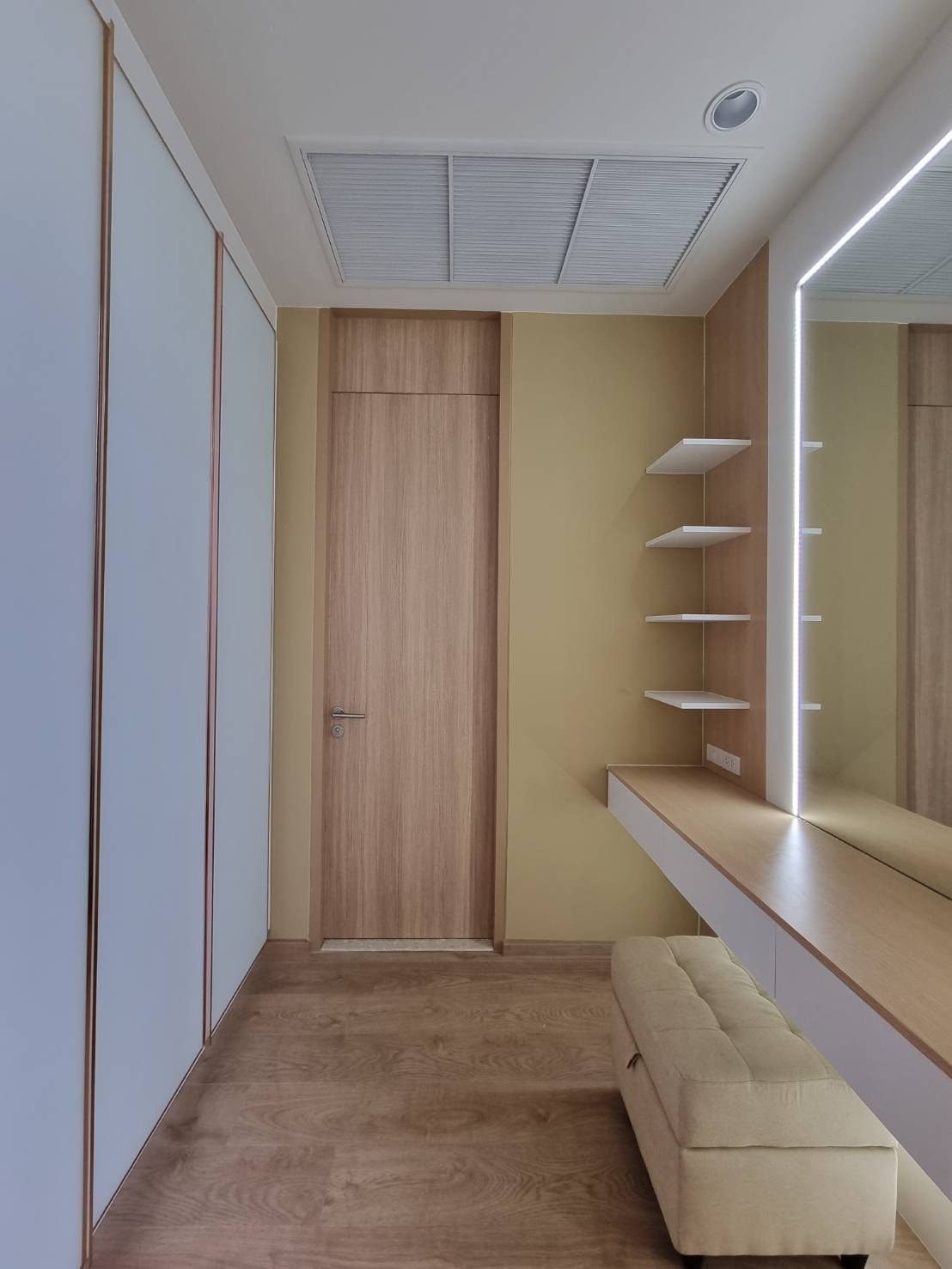 ให้เช่าคอนโด Noble BE19 (โนเบิล บี19) 1 ห้องนอน 1 ห้องน้ำ 44 ตร.ม. ห้อง built-in แต่งสวย เครื่องสุขภัณฑ์แบบ upgrade+ ระบบ smarthome