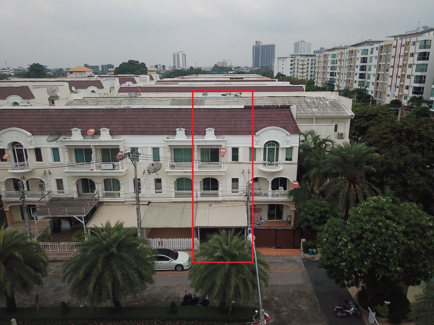 ขาย / เช่า ขายต่ำกว่าราคาตลาด** โฮมออฟฟิศ ทาวน์โฮม 3 ชั้น หมู่บ้าน The Metro Sathorn ใกล้ BTS วุฒากาศ