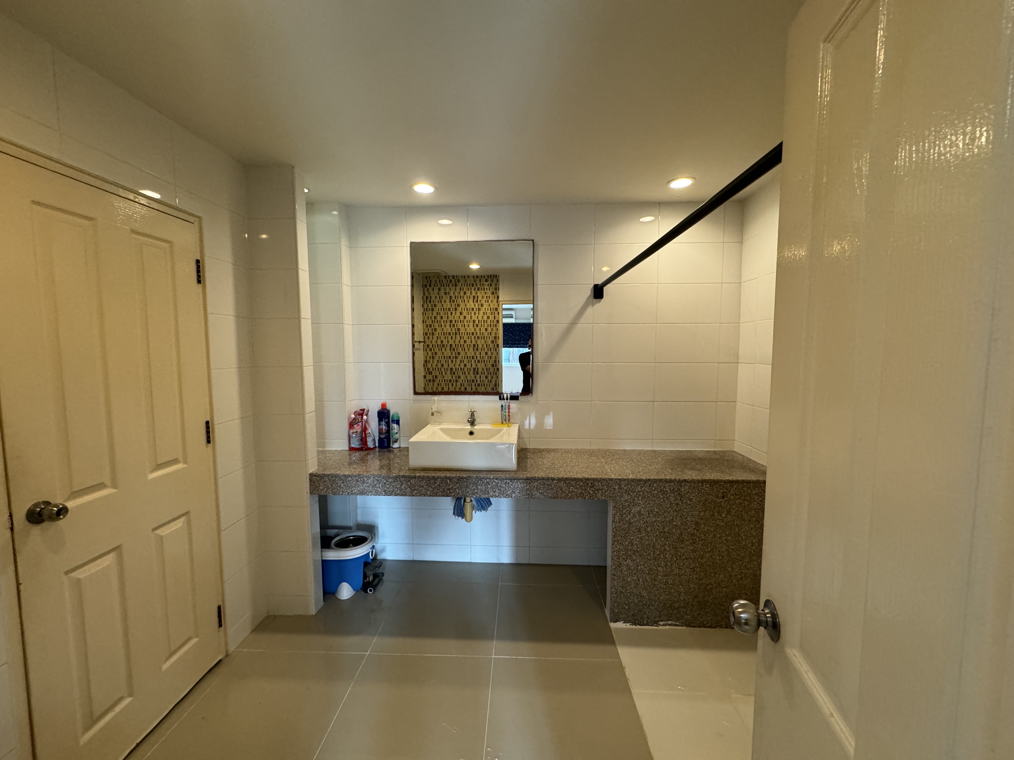 รหัสทรัพย์ 53645 ขายถูกพื้นที่ 62 ตร.ม. ราคา 2,100,000 บาท คอนโด The Trend ซอย คู้บอน 16/1 ถนนคู้บอน โครงการเดอะ เทรนด์ คอนโดทาวน์ (The Trend Condo town)