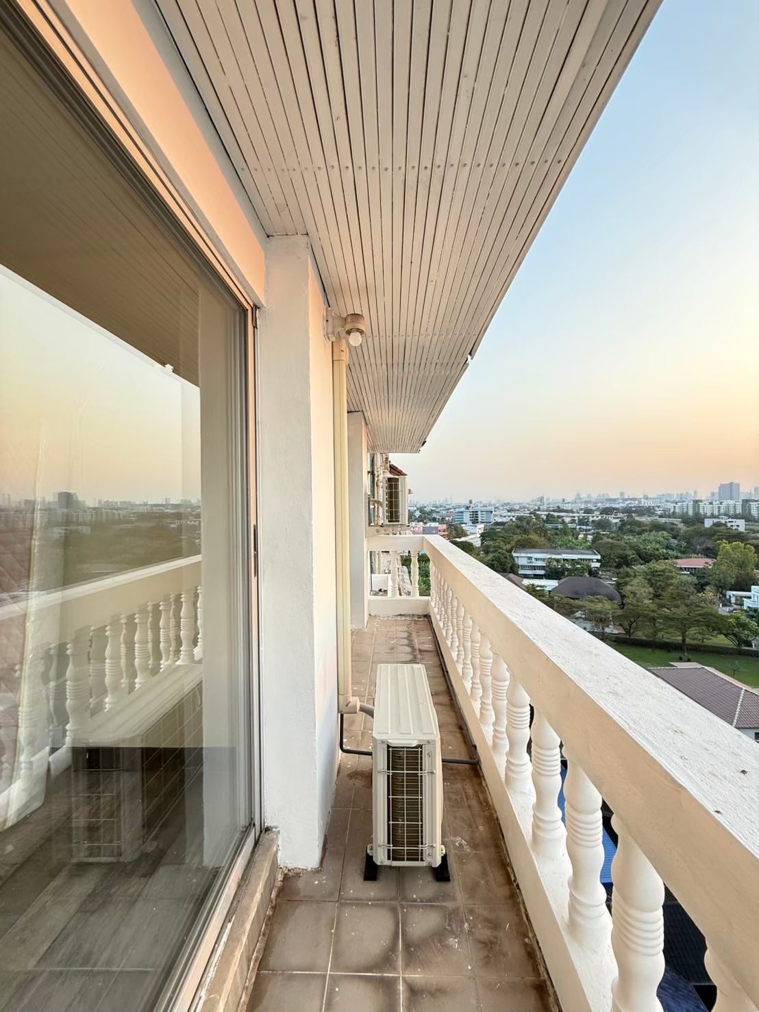 ให้เช่าคอนโด Baan Sukhothai Ramkhamhaeng (บ้าน สุโขทัย รามคำแหง)