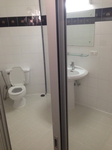 ให้เช่าคอนโดใจกลางสุขุมวิท ห้องใหญ่ราคาประหยัด ( * เลี้ยงสัตว์ได้ ) มีทั้งห้อง สตูดิโอ, 1 ห้อง ,2 ห้อง +1 แม่บ้าน หรือ 3 ห้องนอน + 1 แม่บ้าน