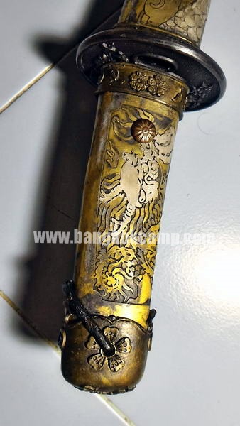 ดาบญี่ปุ่นลายมังกรเล่มเล็ก ฮาราคีรี กระไหล่เงิน ใบมีดเป็นเหล็กลาย (ใบมีดดามัสกัส)