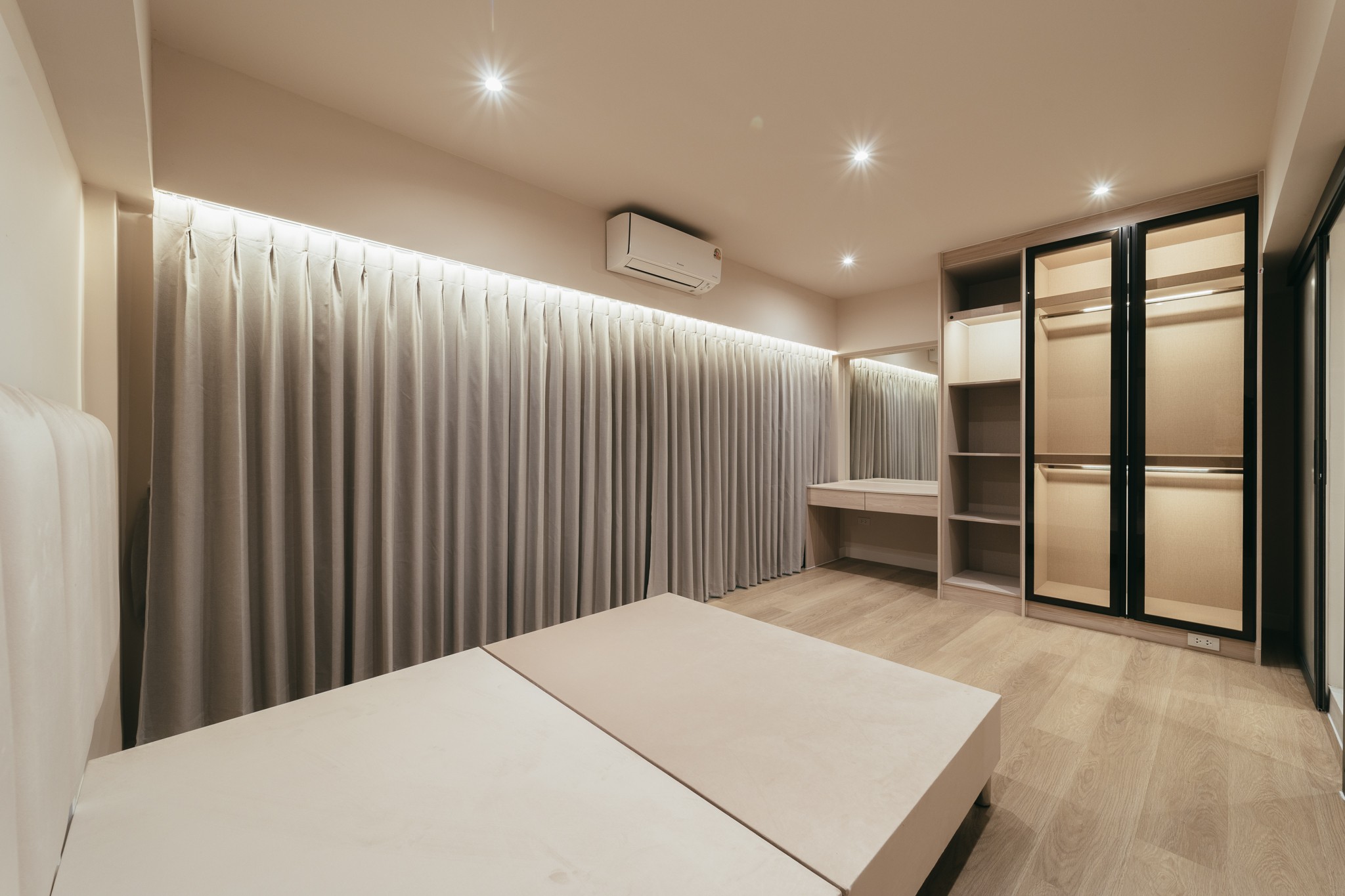 ขายและให้เช่าทาวน์โฮมติดเอกมัยทองหล่อ เดินถึง BTS พระโขนงได้ ทำเลเยี่ยมใจกลางเมืองติดเอกมัย ทองหล่อ เดินเพียงไม่กี่นาทีถึง BTS พระโขนง