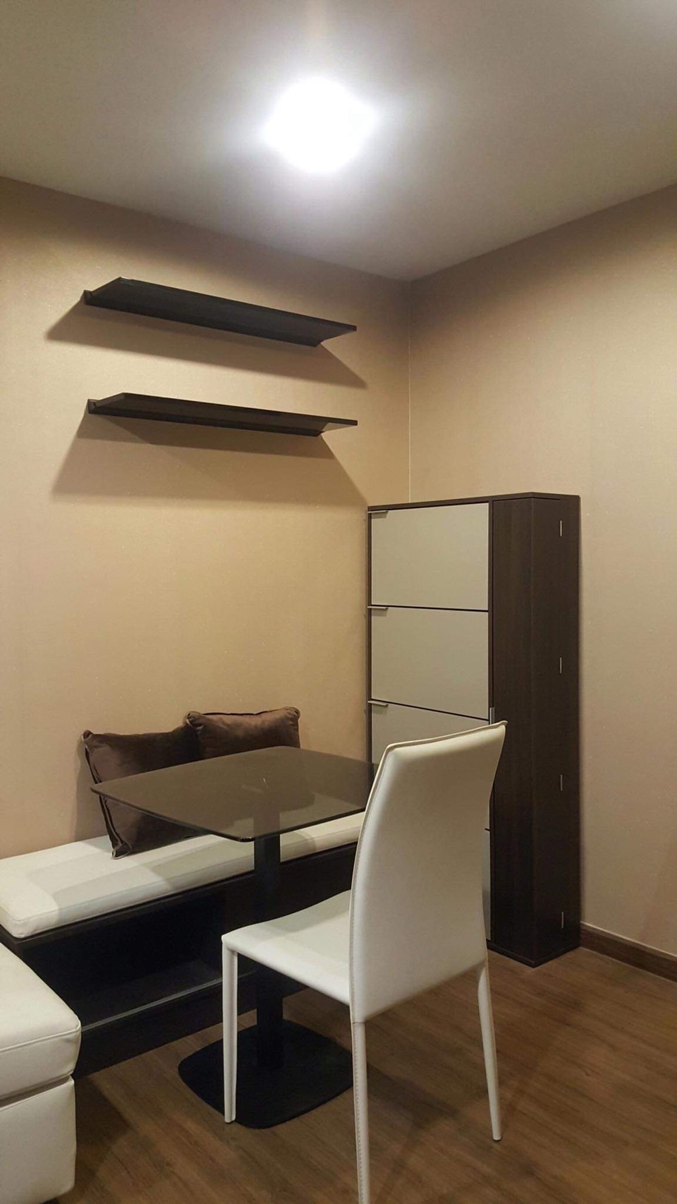 ปล่อยเช่าคอนโด Hallmark Chaengwattana (ฮอลล์มาร์ค แจ้งวัฒนะ ) 1 ห้องนอน 1 ห้องน้ำ 1 ห้องนั่งเล่น เป็นครัวเปิด มีระเบียง