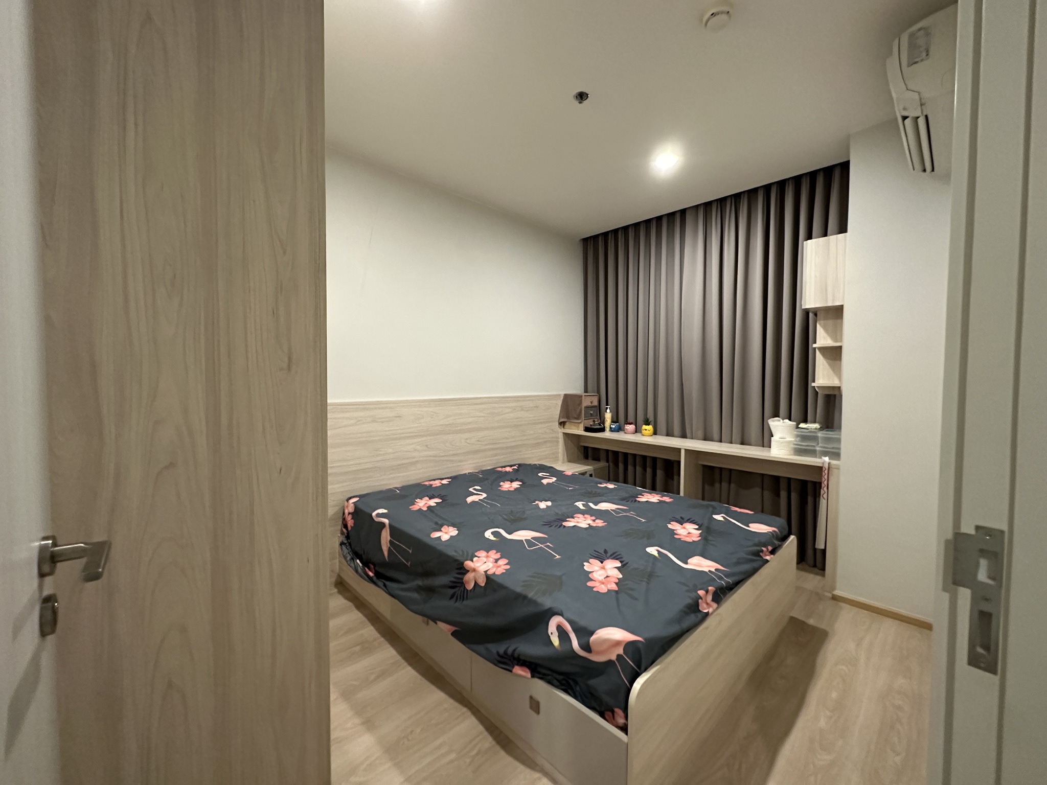 ให้เช่าคอนโด Noble Revolve Ratchada1 1 ห้องนอน 1 ห้องน้ำ ขนาด 26 ตรม ชั้น 28 ติด MRT