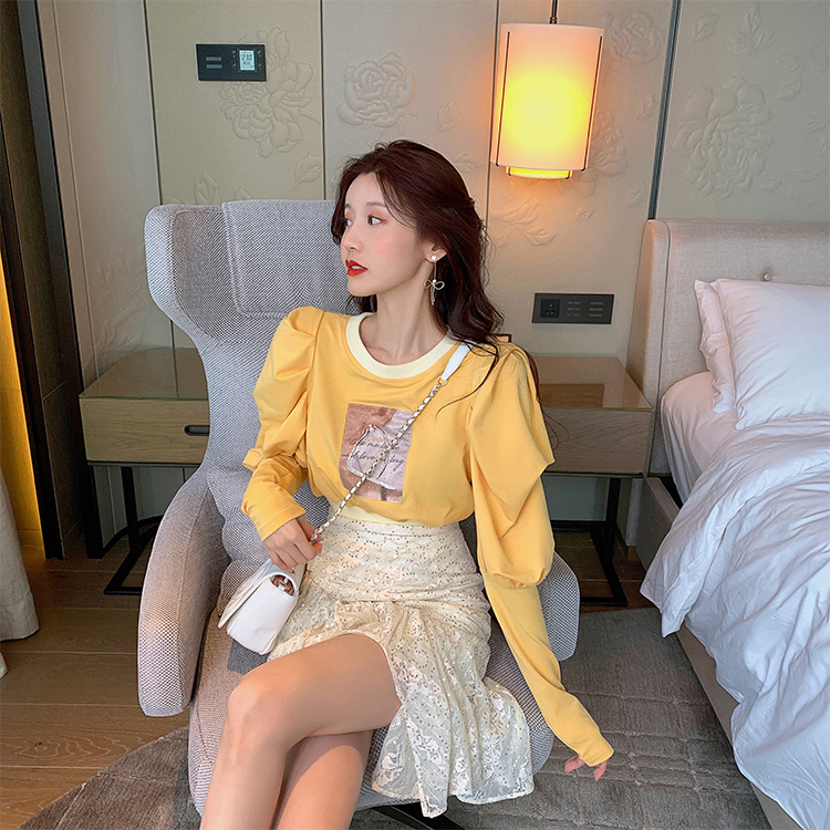 Palglg : พรีออเดอร์ เสื้อยืดทรงสเวตเตอร์แฟชั่นแขนยาวสีเหลืองพิมพ์ลายประดับเพชรหวานๆ แขนพองน่ารักๆ แบรนด์แท้